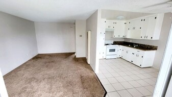 1210 W Stoneridge Ct in Ontario, CA - Building Photo