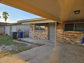 304 Maguey Dr in Laredo, TX - Building Photo