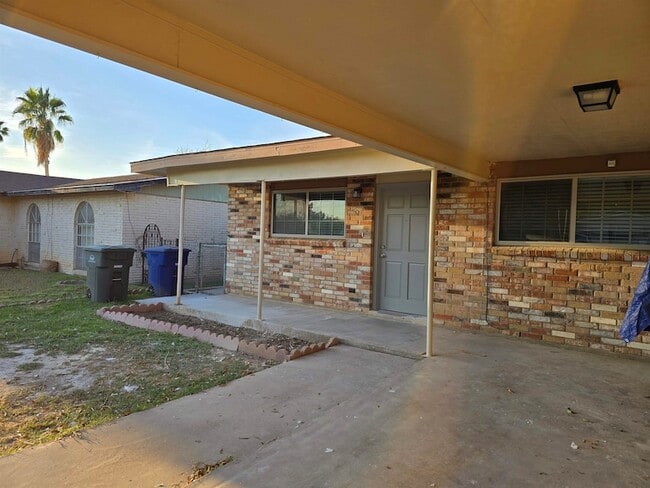 property at 304 Maguey Dr