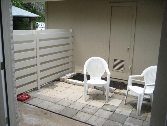 10806 Lambert Cir in Austin, TX - Building Photo - Building Photo