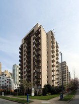 Casa Bella Apartments in Vancouver, BC - Building Photo