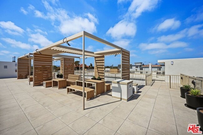 property at 1600 Venice Blvd.