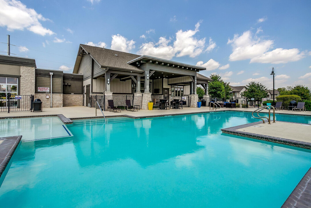 Station at Cottonwood Creek in Waco, TX - Building Photo