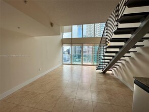 41 SE 5th St, Unit 1714 in Miami, FL - Foto de edificio - Building Photo