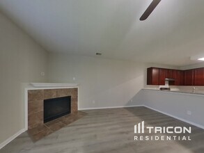 12303 Kings Garden Ct in Houston, TX - Foto de edificio - Building Photo