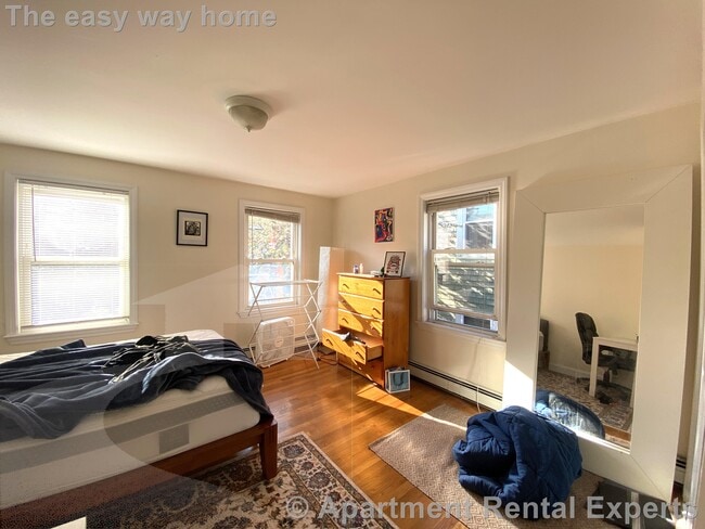 128 Pine St, Unit 1 in Cambridge, MA - Building Photo - Building Photo