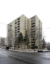 Governors Place Condominiums in Denver, CO - Building Photo - Building Photo