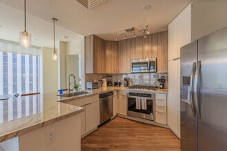 44 W Monroe St in Phoenix, AZ - Building Photo - Building Photo