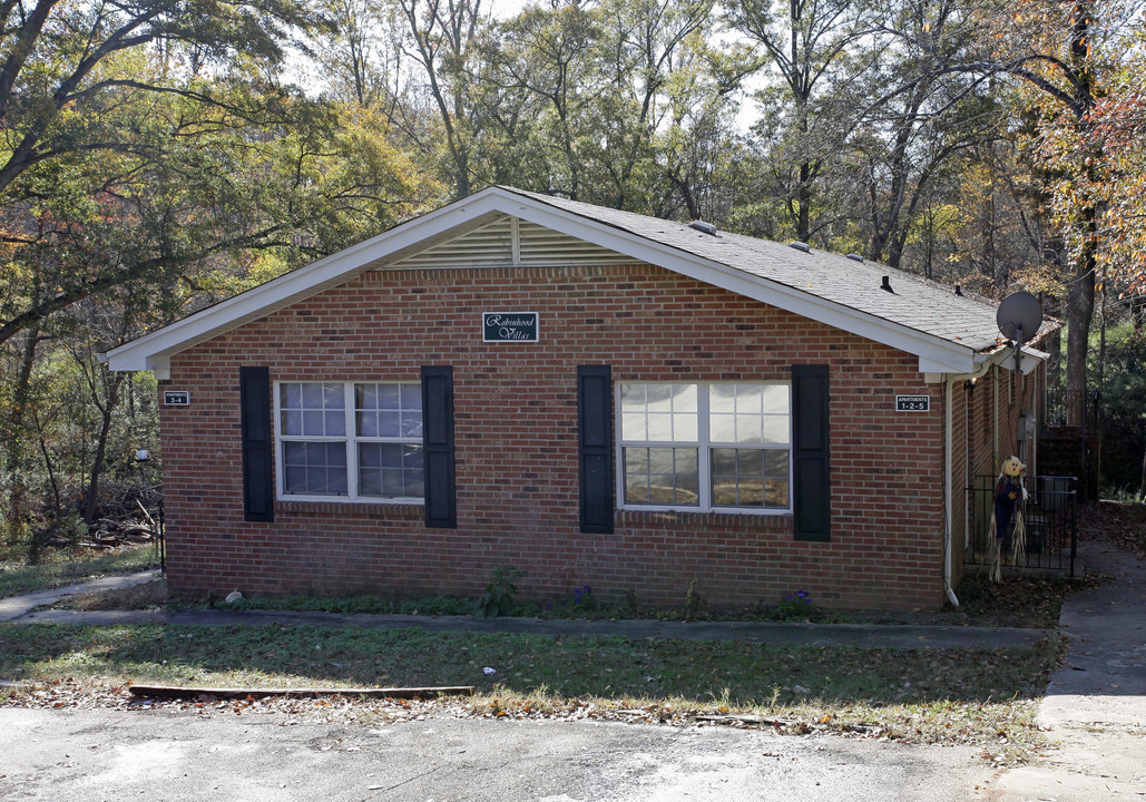 31 Robin Hood Rd in Taylors, SC - Building Photo