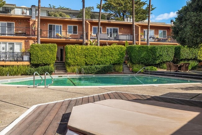 106 Stanford Way in Sausalito, CA - Building Photo - Building Photo