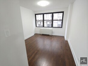 5 AVENUE in New York, NY - Building Photo - Building Photo