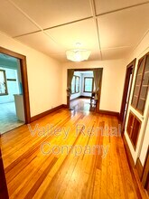 323 Pelham Rd in Amherst, MA - Building Photo - Building Photo