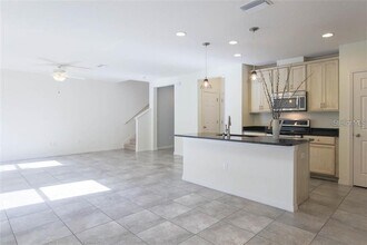 5208 Bannister Park Lane in Lithia, FL - Building Photo - Building Photo