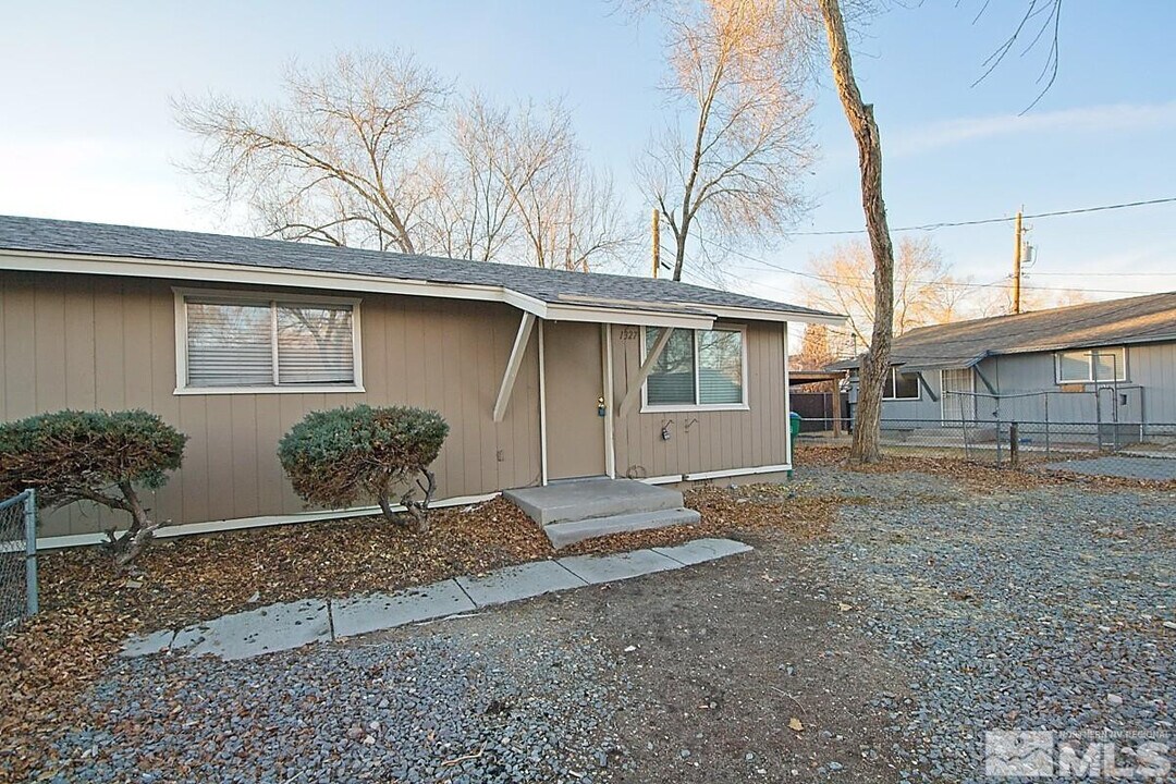1325 Carville Dr in Reno, NV - Building Photo