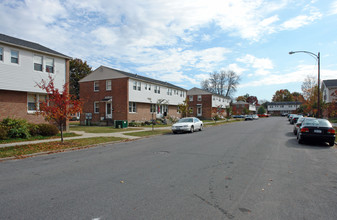 Jefferson Terrace in Saratoga Springs, NY - Building Photo - Building Photo