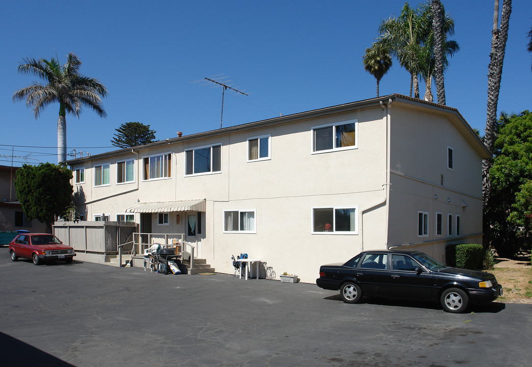 61-75 Baylor Dr in Ventura, CA - Foto de edificio