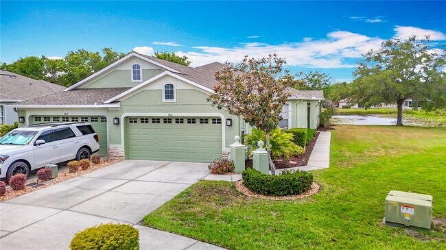 7611 Helen White Ln in Land O Lakes, FL - Building Photo - Building Photo