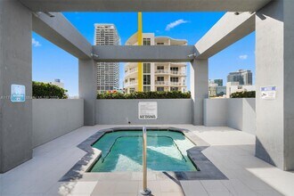 480 NE 30th St, Unit # 904 in Miami, FL - Building Photo - Building Photo