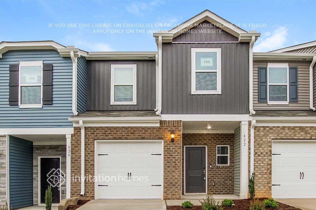 822 Holiday Pk Ln in Knightdale, NC - Building Photo