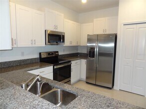 5220 Forum Blvd in Holiday, FL - Building Photo - Building Photo