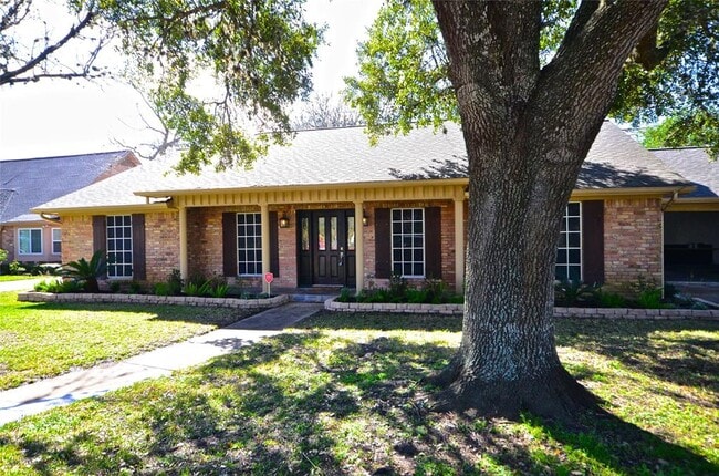 property at 3543 Tamarisk Ln