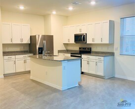 114 Reena Dr in Daytona Beach, FL - Foto de edificio - Building Photo