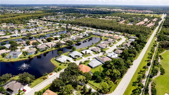 23496 Olde Meadowbrook Cir in Bonita Springs, FL - Foto de edificio - Building Photo