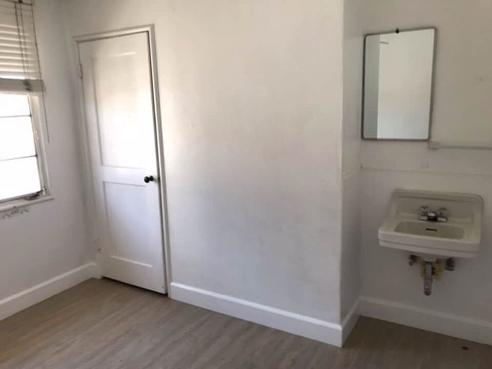 4544 El Cerrito Dr in San Diego, CA - Building Photo