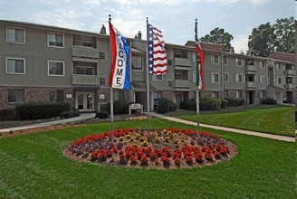 Woodfield Garden Apartments in Charlotte, NC - Building Photo - Building Photo