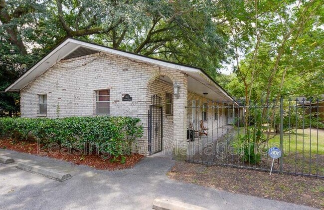 property at 1611 Jessamine Rd