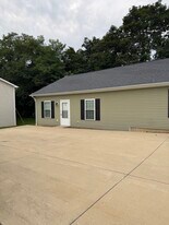 139 School Side Dr, Unit 139 A Schoolside Drive in Brandenburg, KY - Building Photo