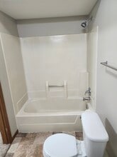 2448 Wilshire Dr, Unit #2448 Wilshire Dr. Lima O in Lima, OH - Foto de edificio - Building Photo