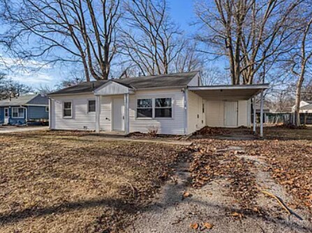 1902 Meadow Dr in Champaign, IL - Building Photo - Building Photo