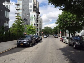 529-529-531 Graham Ave in Brooklyn, NY - Building Photo - Building Photo