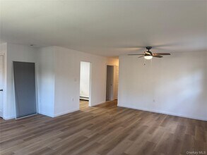 542 E Pine St in Long Beach, NY - Building Photo - Building Photo