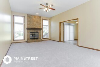 4050 SW La Harve Dr in Lee's Summit, MO - Building Photo - Building Photo