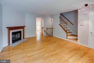 12620 Monarch Ct in Woodbridge, VA - Building Photo - Building Photo