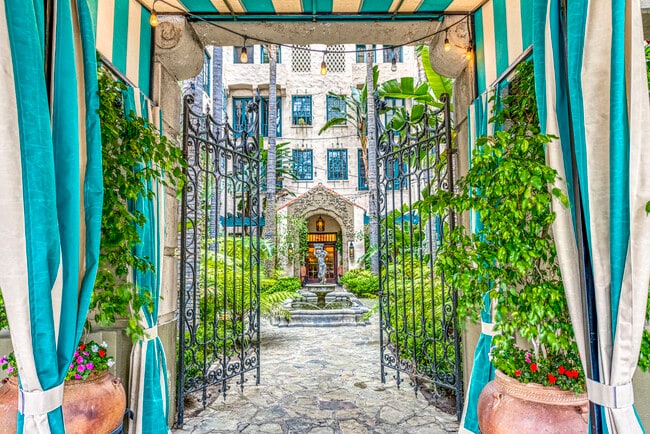Los Altos Apartments