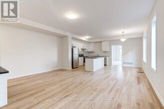 1394 Almonte Dr in Burlington, ON - Building Photo - Building Photo