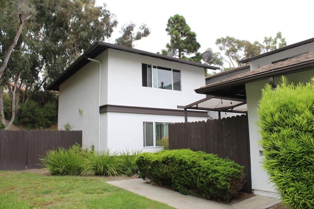 2659 Via Del Prado in Oceanside, CA - Building Photo