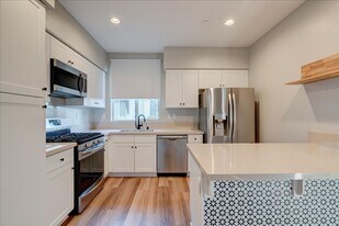 8850 Olive Ln in Santee, CA - Building Photo