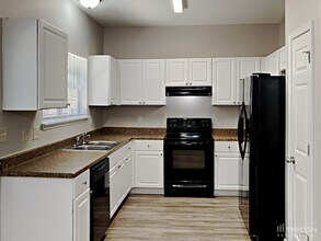 101 Royal Crest Dr in Columbia, SC - Building Photo - Building Photo