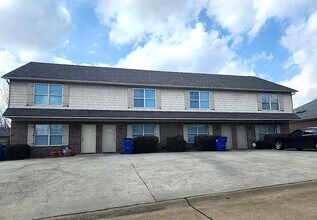 1615 Manchester Trail NE in Cleveland, TN - Foto de edificio - Building Photo