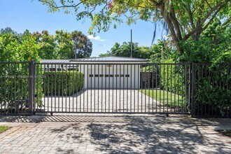 5950 SW 29th St in Miami, FL - Building Photo - Building Photo