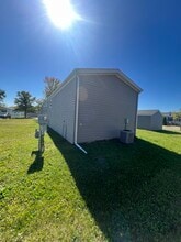 133 Grand River Dr in Adrian, MI - Foto de edificio - Building Photo