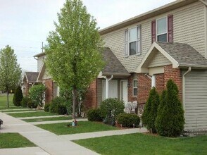 25 Vine St in Leipsic, OH - Foto de edificio - Building Photo