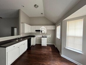 7071 Anisetree Dr in Cordova, TN - Building Photo - Building Photo