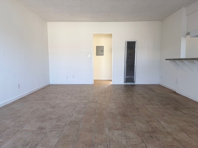 9011 Columbus Ave in Los Angeles, CA - Building Photo - Building Photo