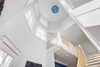 46 Carnegie Heights Dr in Portsmouth, RI - Building Photo - Building Photo