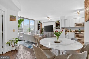 555 Massachusetts Ave NW in Washington, DC - Building Photo